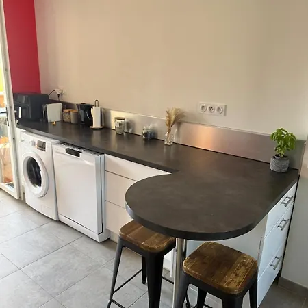 Apartment 3 Pieces Climatise, Terrasse, Equipe, A 10 Minutes Des Plages Et De Montpellier