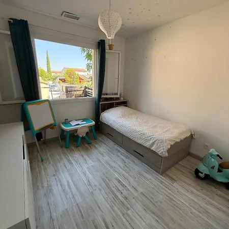 Apartment 3 Pieces Climatise, Terrasse, Equipe, A 10 Minutes Des Plages Et De Montpellier Mauguio